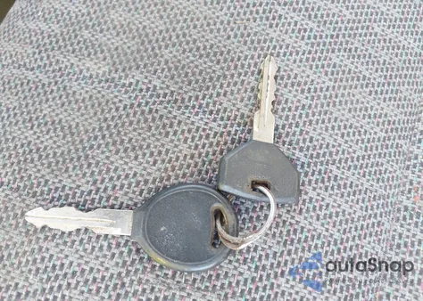 2001 Jeep Cherokee Sport from USA, damaged, VIN 1J4FF48S51L574917